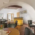 At The Grape Otel Prag