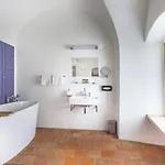 At The Grape Otel 4*