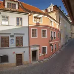 Otel At The Grape Prag