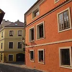 At The Grape Otel Prag