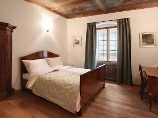 Hotel At The Grape