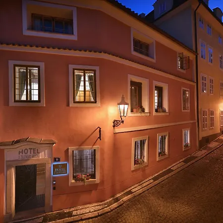 At The Grape Szálloda 4*