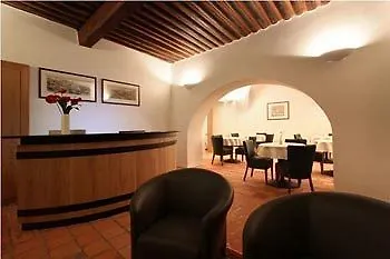 At The Grape Szálloda