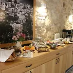 At The Grape Отель 4*
