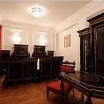 At The Grape Отель 4*