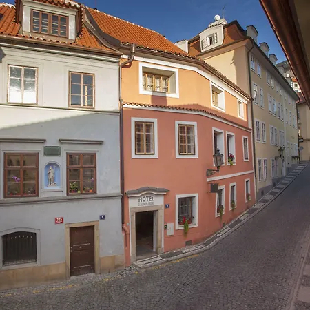 Hotel At The Grape Praga